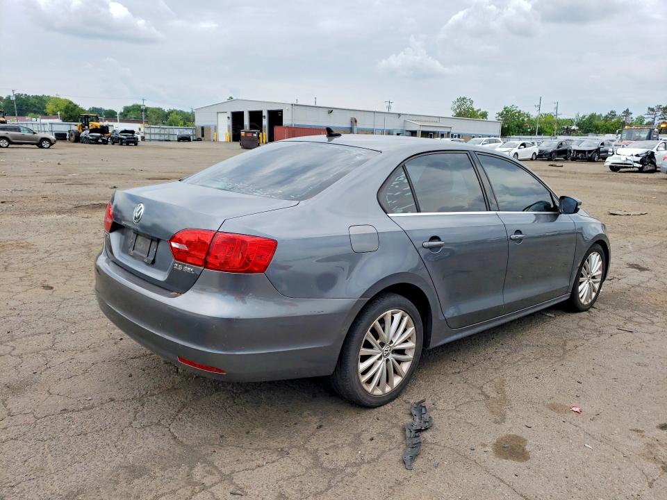 2011 Volkswagen Jetta მანქანა იყიდება აუქციონზე, vin: 3VWLZ7AJ4BM371226, აუქციონის ნომერი: 58550946
