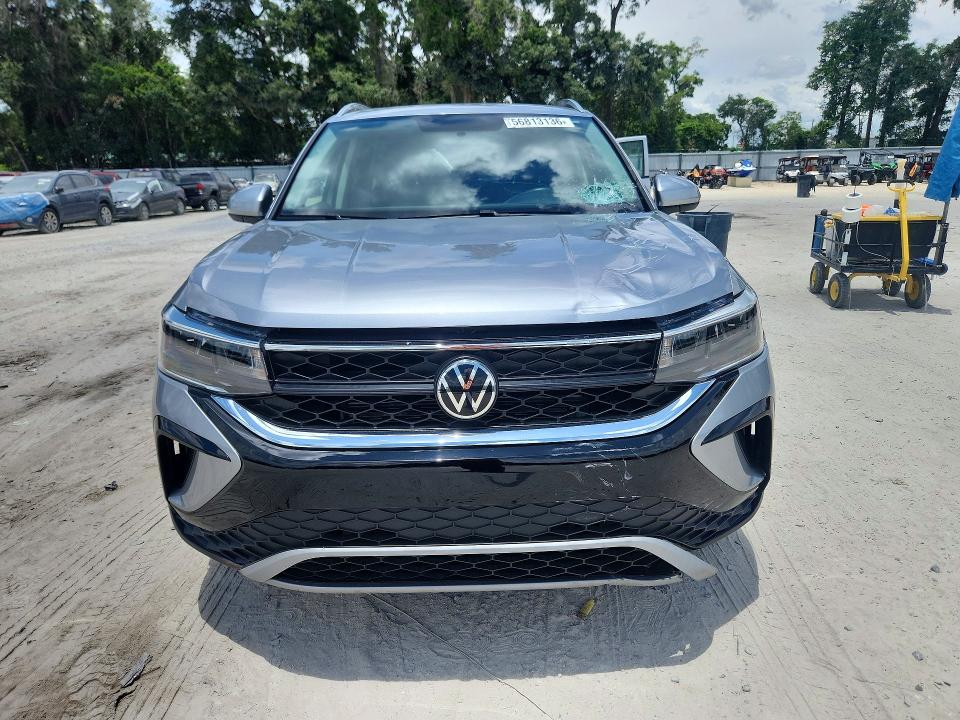 56813136 :رقم المزاد ، 3VVTX7B25NM063844 vin ، 2022 Volkswagen Taos مزاد بيع