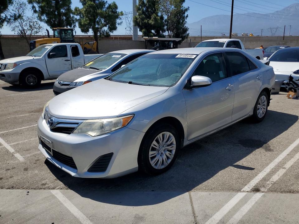 2013 Toyota Camry Hybrid მანქანა იყიდება აუქციონზე, vin: 4T1BD1FK4DU085964, აუქციონის ნომერი: 59188446