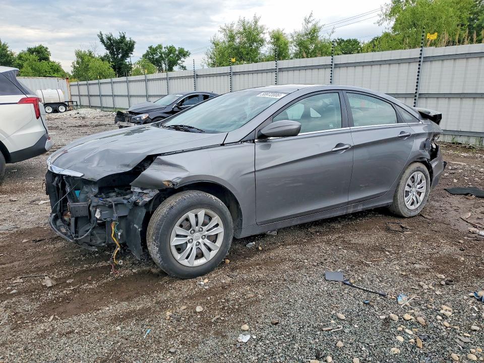 2013 Hyundai Sonata მანქანა იყიდება აუქციონზე, vin: 5NPEB4AC3DH704332, აუქციონის ნომერი: 58972006