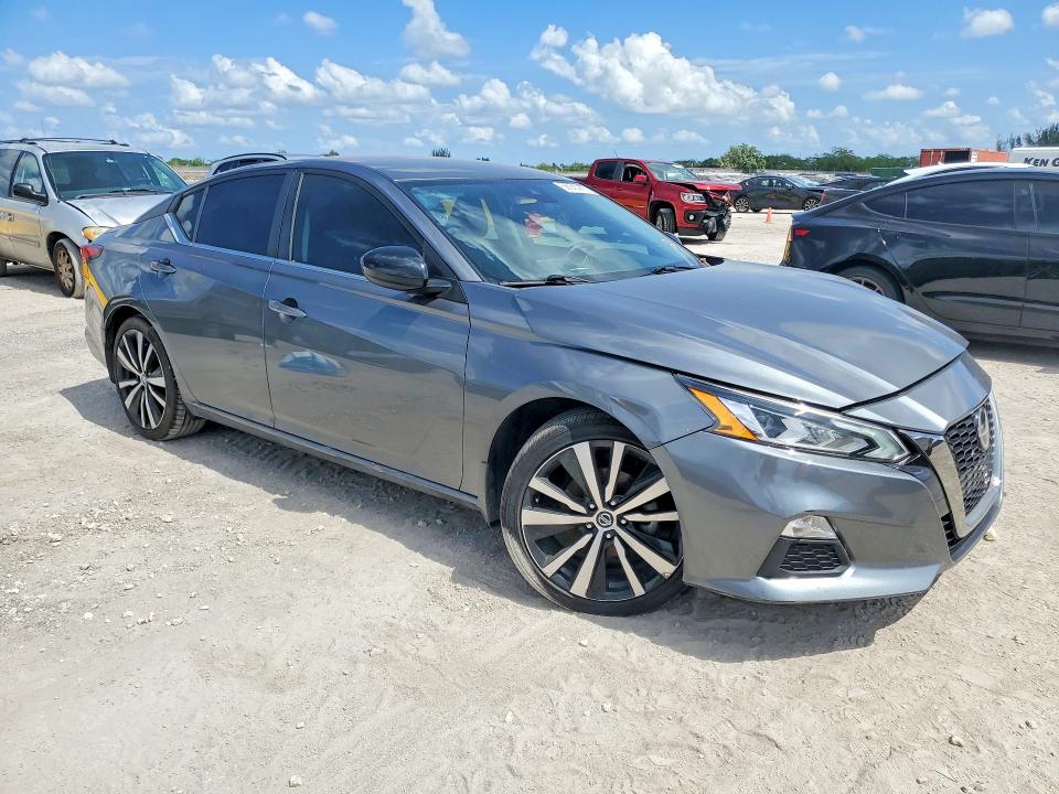 58055086 :رقم المزاد ، 1N4BL4CV0MN385797 vin ، 2021 Nissan Altima مزاد بيع