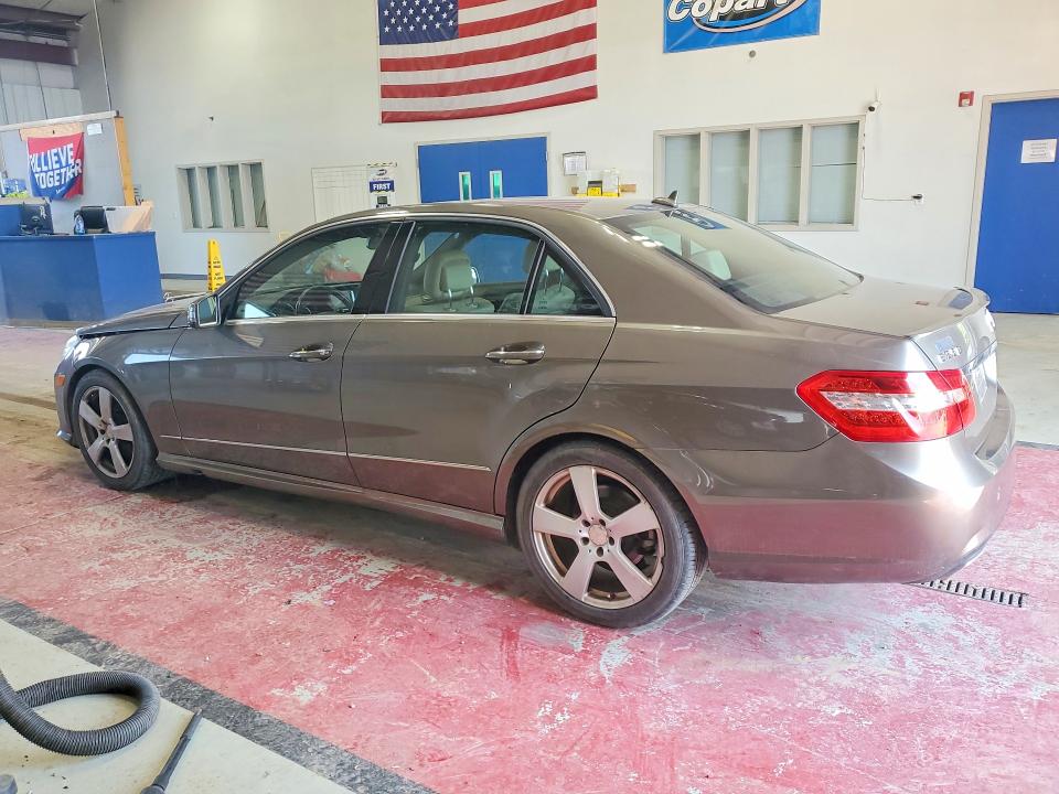 58637166 :رقم المزاد ، WDDHF8HB2AA092882 vin ، 2010 Mercedes-benz E مزاد بيع