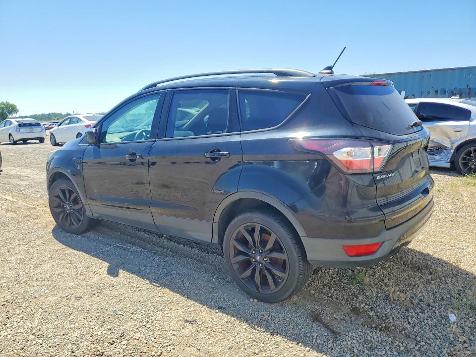Продажа на аукционе авто 2018 Ford Escape, vin: 1FMCU9GD0JUA57139, номер лота: 55121426