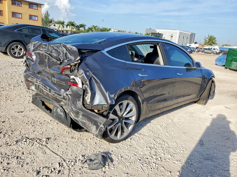 Продажа на аукционе авто 2019 Tesla Model 3, vin: 5YJ3E1EB5KF433817, номер лота: 58810006