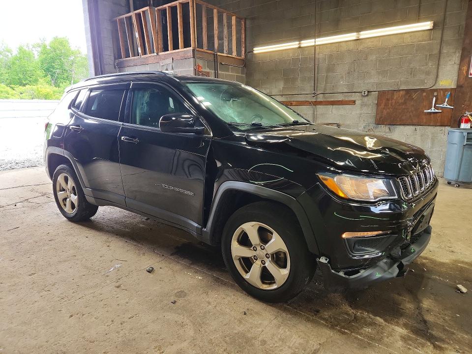 57702736 :رقم المزاد ، 3C4NJDBB8KT850764 vin ، 2019 Jeep Compass مزاد بيع