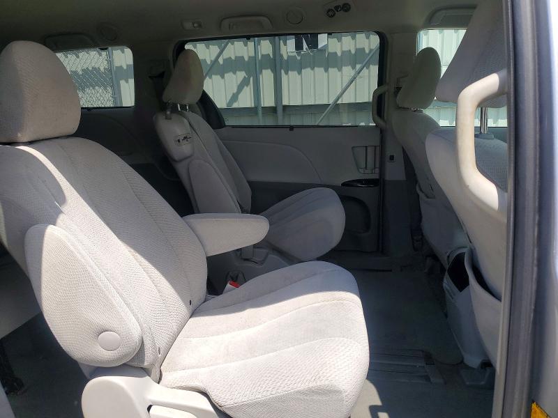 57083406 :رقم المزاد ، 5TDKK3DC2CS179846 vin ، 2012 Toyota Sienna مزاد بيع
