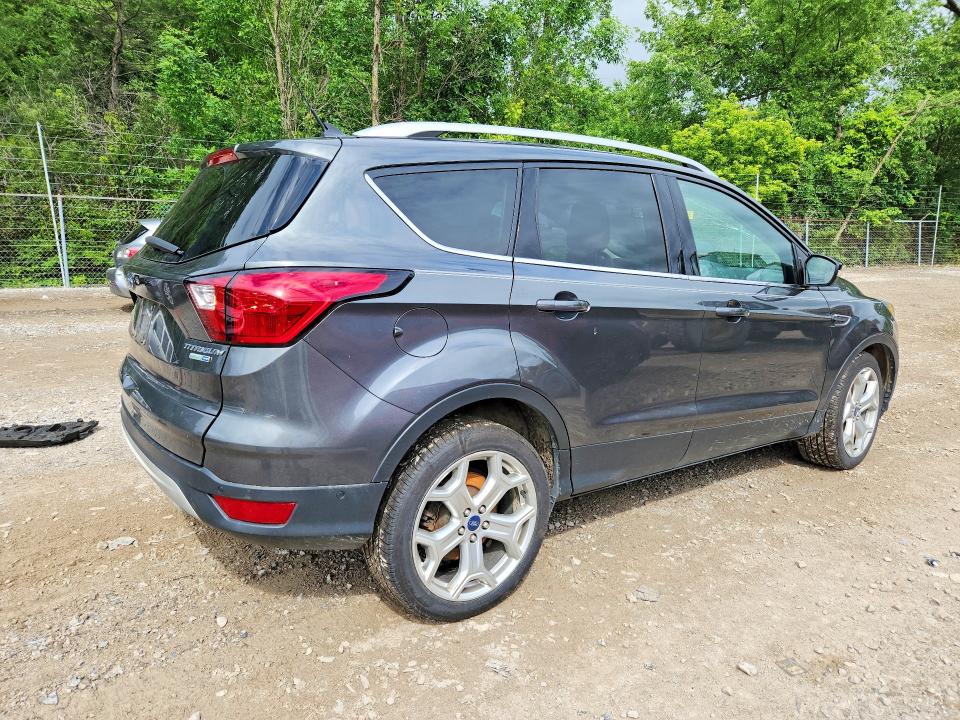 57991086 :رقم المزاد ، 1FMCU9J93KUB23267 vin ، 2019 Ford Escape مزاد بيع