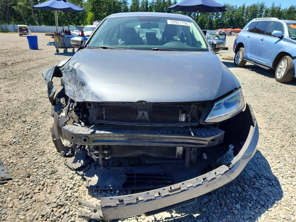 55951196 :رقم المزاد ، 3VWLA7AJ1FM302748 vin ، 2015 Volkswagen Jetta مزاد بيع
