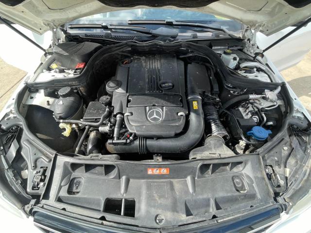 2014 Mercedes-benz C მანქანა იყიდება აუქციონზე, vin: WDDGJ4HB1EG211172, აუქციონის ნომერი: 57657156