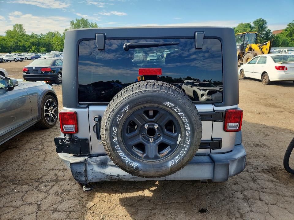 58088796 :رقم المزاد ، 1C4BJWDG5GL330256 vin ، 2016 Jeep Wrangler Unlimited مزاد بيع