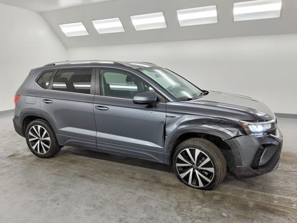 56810036 :رقم المزاد ، 3VVSX7B27RM051003 vin ، 2024 Volkswagen Taos مزاد بيع