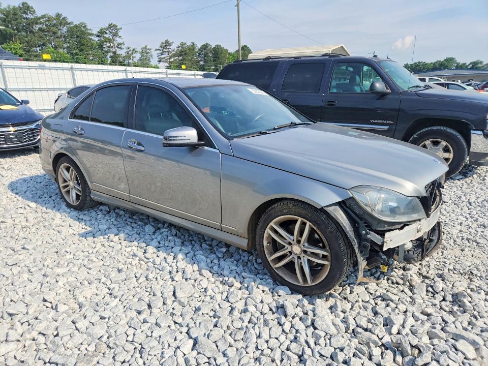 2013 Mercedes-benz C მანქანა იყიდება აუქციონზე, vin: WDDGF4HB7DA857416, აუქციონის ნომერი: 53043946
