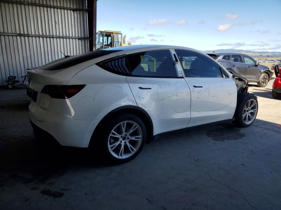 Auction sale of the 2021 Tesla Model Y, vin: 5YJYGDEE2MF161810, lot number: 56316266