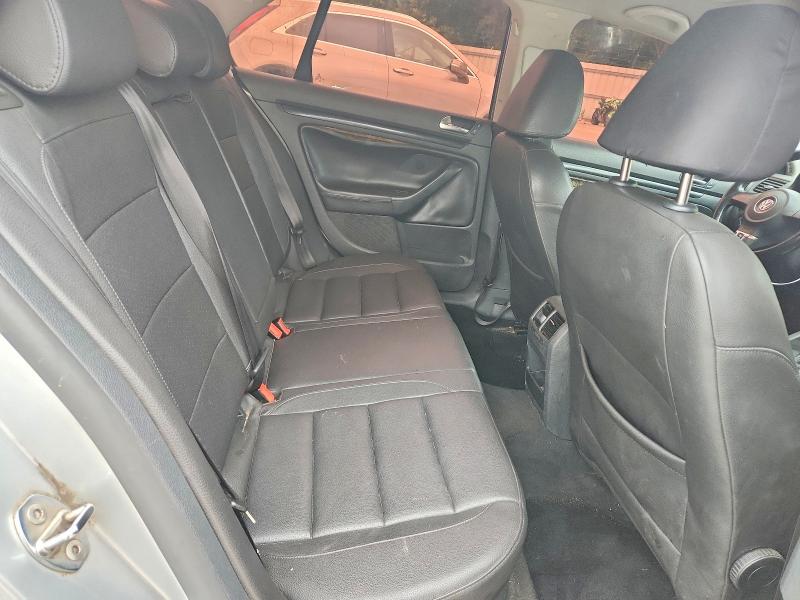 2010 Volkswagen Jetta მანქანა იყიდება აუქციონზე, vin: 3VWRZ7AJ5AM016669, აუქციონის ნომერი: 58130326