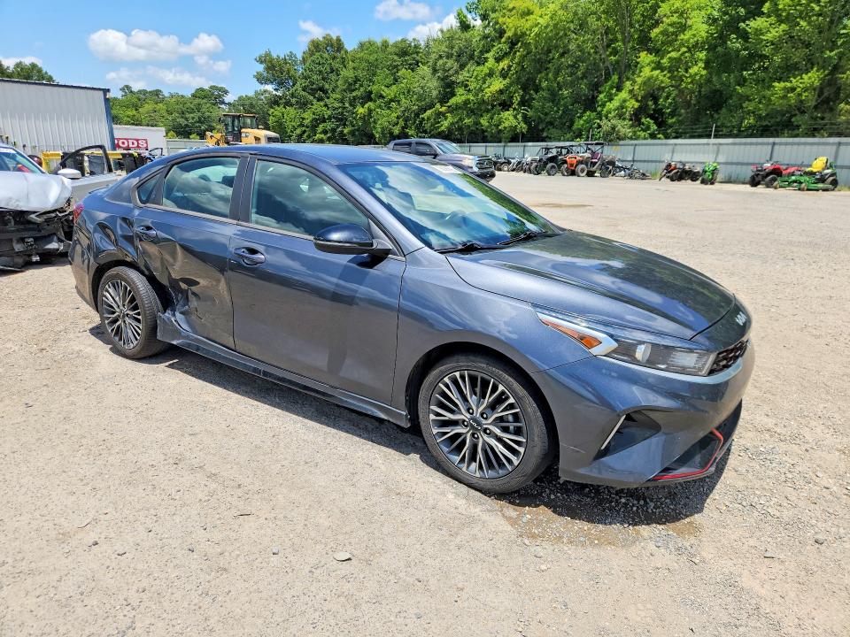 2022 Kia Forte მანქანა იყიდება აუქციონზე, vin: 3KPF54AD7NE449758, აუქციონის ნომერი: 76296895