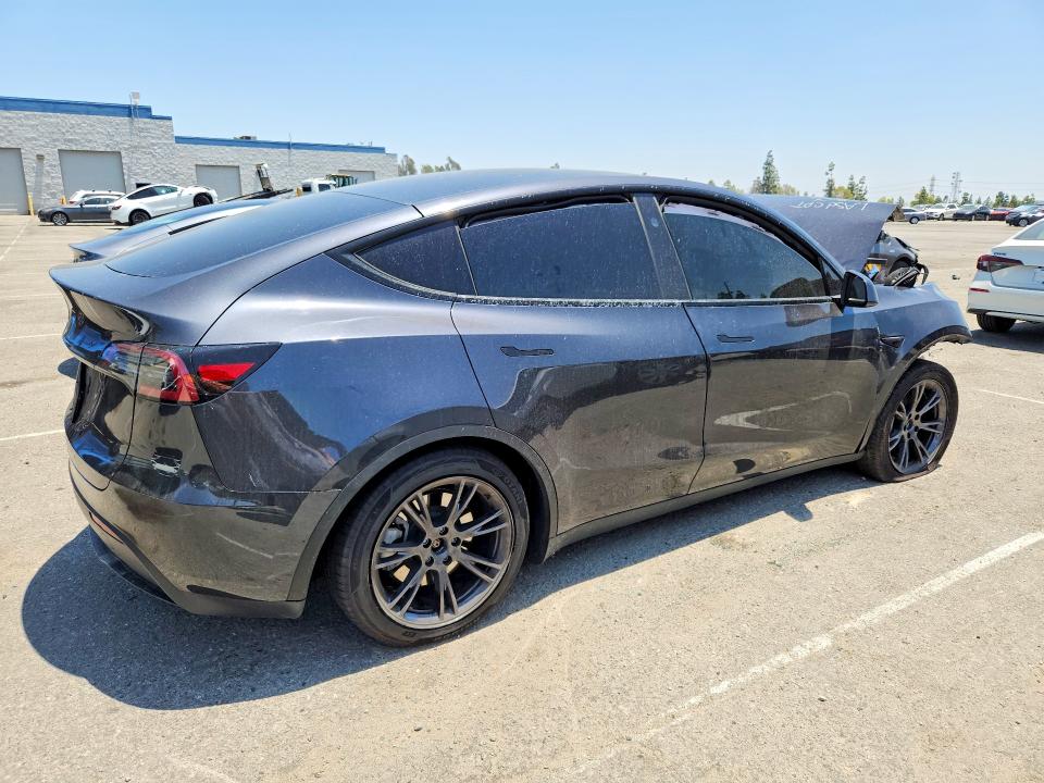 2025 Tesla Model Y მანქანა იყიდება აუქციონზე, vin: 7SAYGDEDXSF277988, აუქციონის ნომერი: 56351316