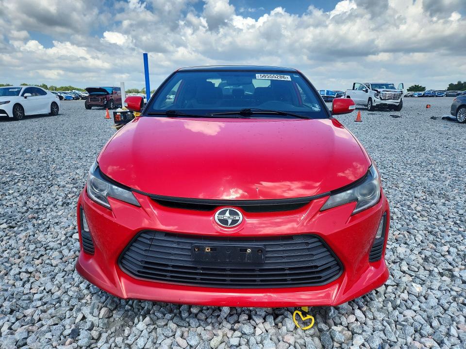 58555286 :رقم المزاد ، JTKJF5C79F3094663 vin ، 2015 Scion Tc مزاد بيع