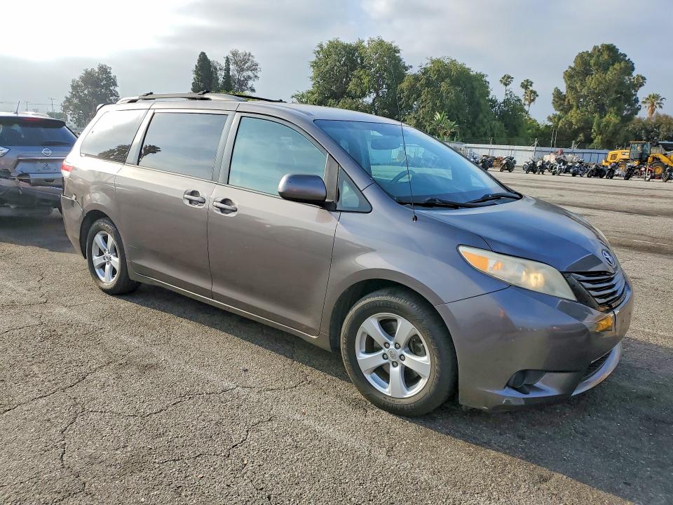 Продаж на аукціоні авто 2011 Toyota Sienna, vin: 5TDKK3DC3BS054434, номер лоту: 55718906