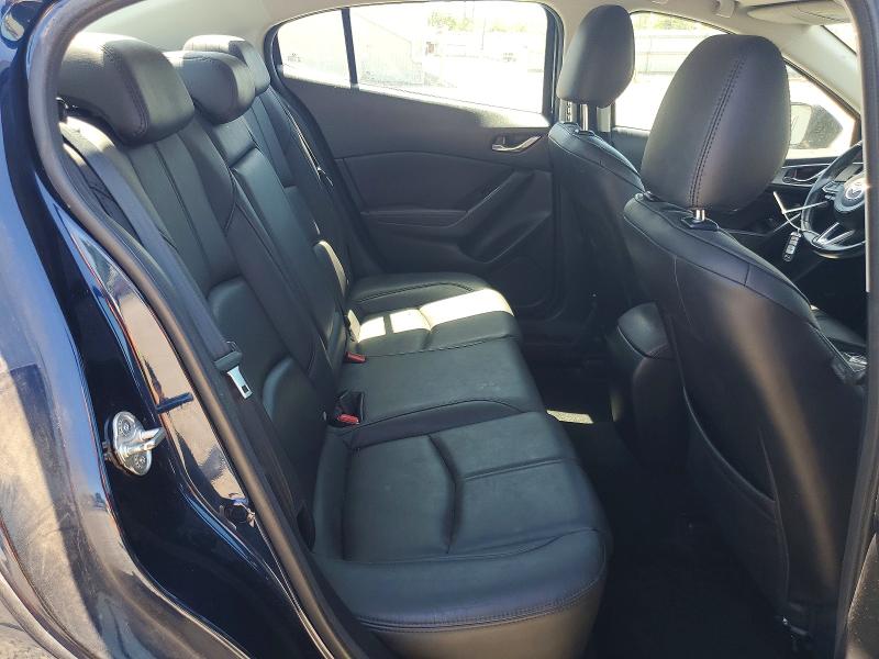55534956 :رقم المزاد ، 3MZBN1V30JM275009 vin ، 2018 Mazda 3 مزاد بيع