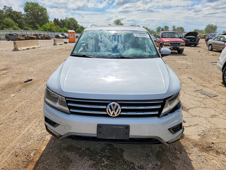 57402446 :رقم المزاد ، 3VV2B7AX4JM022574 vin ، 2018 Volkswagen Tiguan مزاد بيع