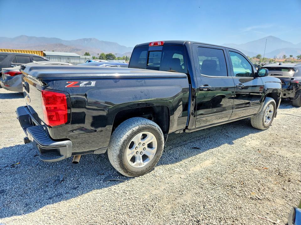 56550646 :رقم المزاد ، 3GCUKRECXJG241872 vin ، 2018 Chevrolet Silverado مزاد بيع