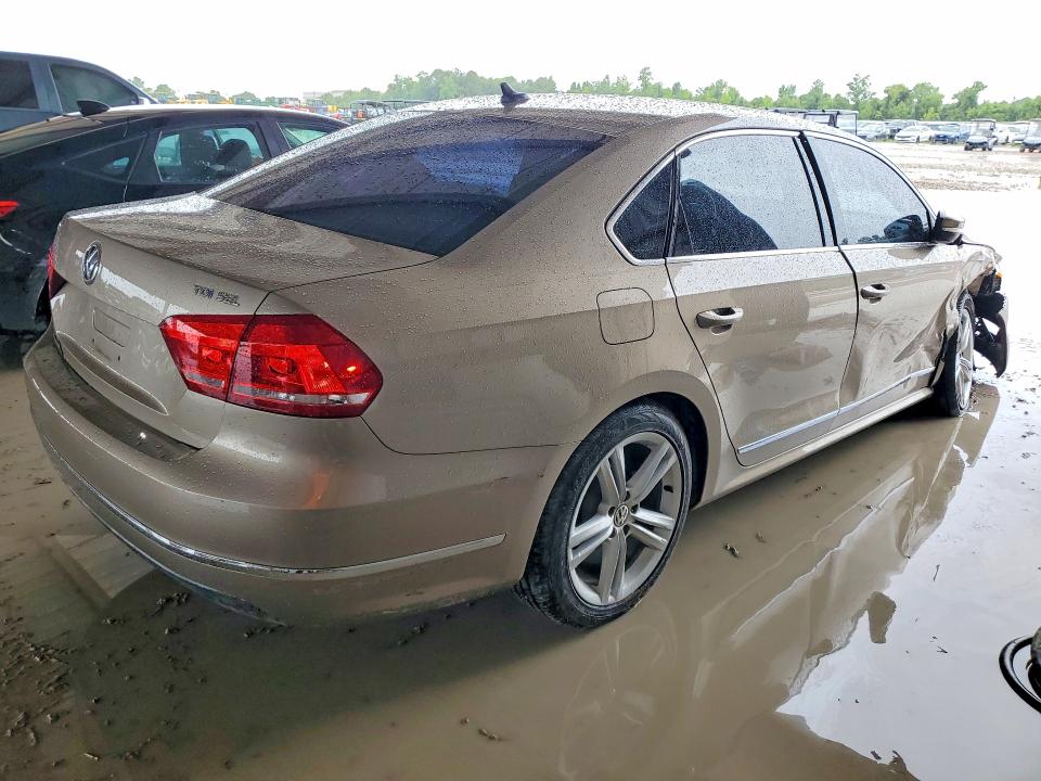 Продажа на аукционе авто 2015 Volkswagen Passat, vin: 1VWCV7A34FC050601, номер лота: 57549716