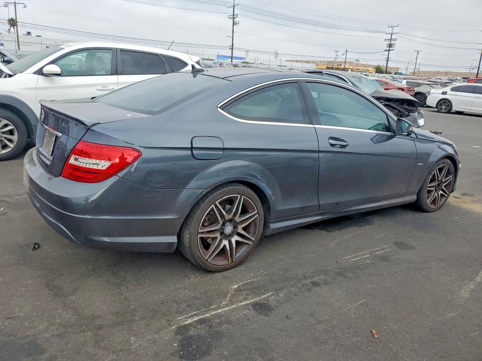 Продажа на аукционе авто 2014 Mercedes-benz C, vin: WDDGJ4HB8EG288850, номер лота: 57873996