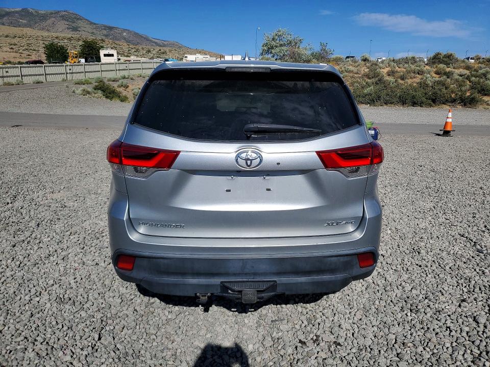 Aukcja sprzedaży 2018 Toyota Highlander, vin: 5TDJZRFH1JS560362, numer aukcji: 57554216