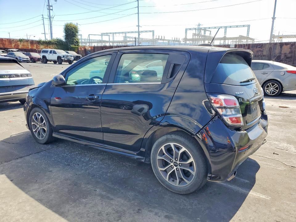 57647796 :رقم المزاد ، 1G1JD6SB0K4139883 vin ، 2019 Chevrolet Sonic مزاد بيع