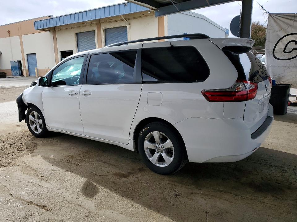Продажа на аукционе авто 2017 Toyota Sienna, vin: 5TDKZ3DC3HS883024, номер лота: 58311466