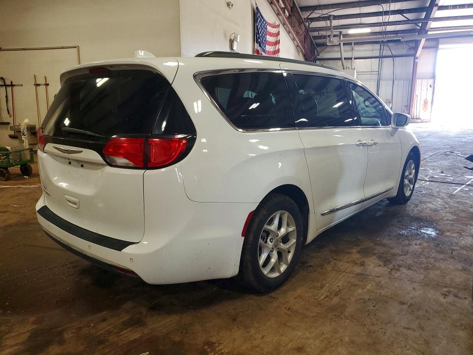56407016 :رقم المزاد ، 2C4RC1BG4HR823451 vin ، 2017 Chrysler Pacifica مزاد بيع