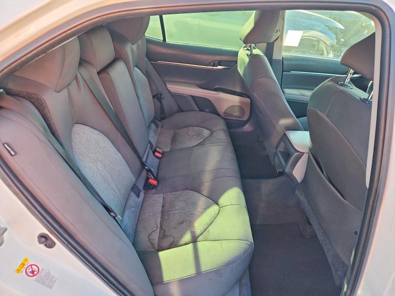 57004686 :رقم المزاد ، 4T1B11HK8KU220124 vin ، 2019 Toyota Camry مزاد بيع
