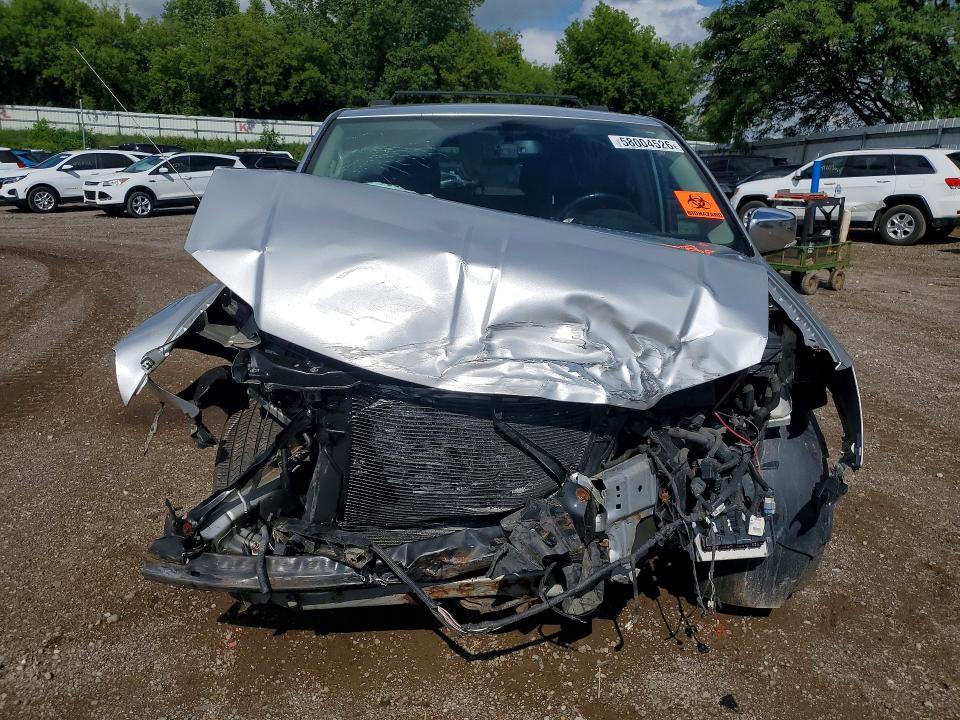 58004526 :رقم المزاد ، 2A4RR8DG9BR713680 vin ، 2011 Chrysler Town & Country مزاد بيع