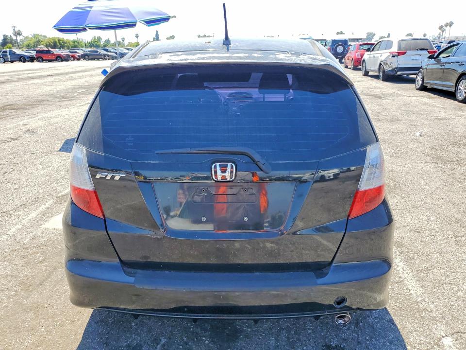 57934746 :رقم المزاد ، JHMGE8H53BC004574 vin ، 2011 Honda Fit مزاد بيع