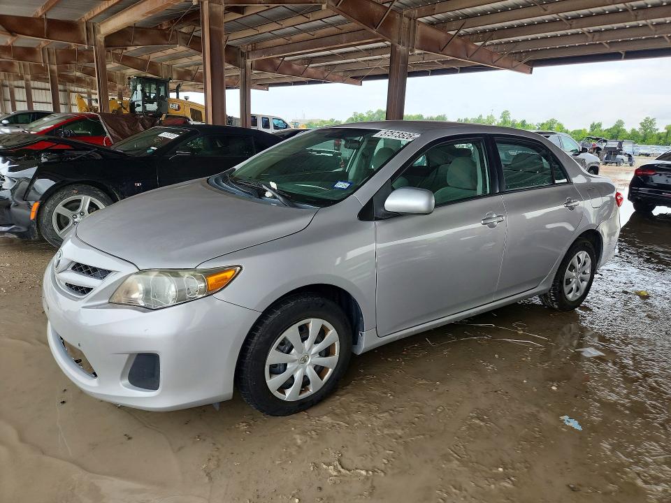 57573526 :رقم المزاد ، 2T1BU4EE9BC647059 vin ، 2011 Toyota Corolla مزاد بيع