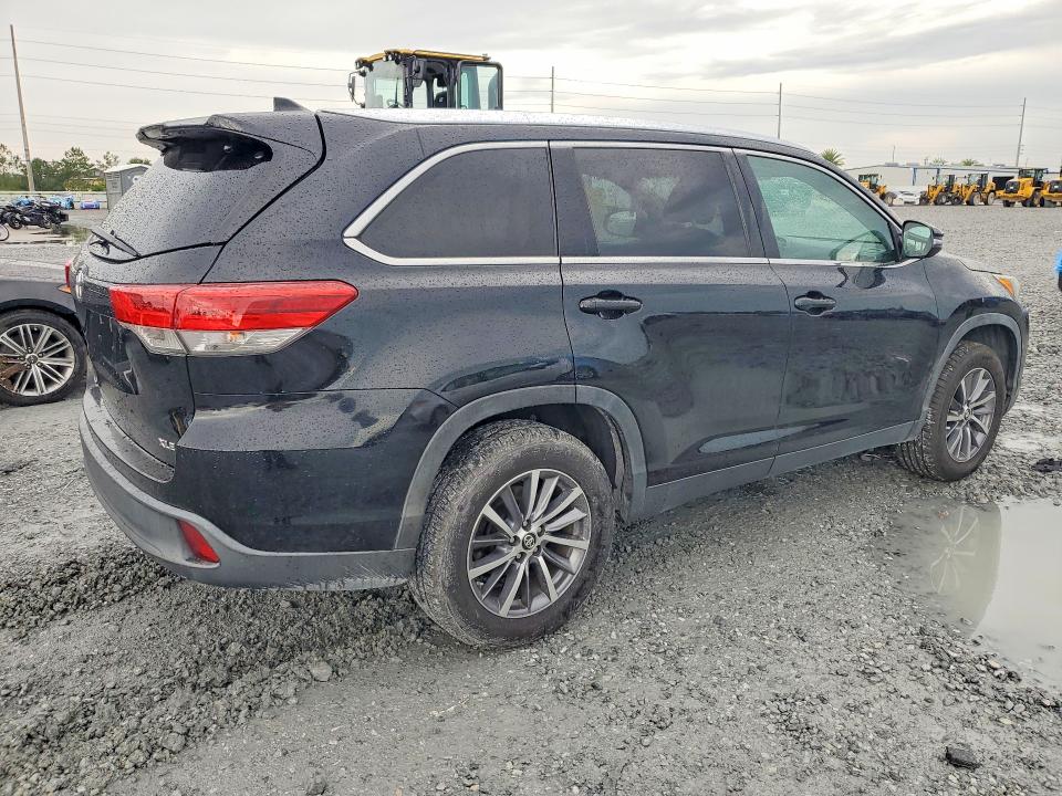 Продажа на аукционе авто 2019 Toyota Highlander, vin: 5TDKZRFH8KS573194, номер лота: 59219356