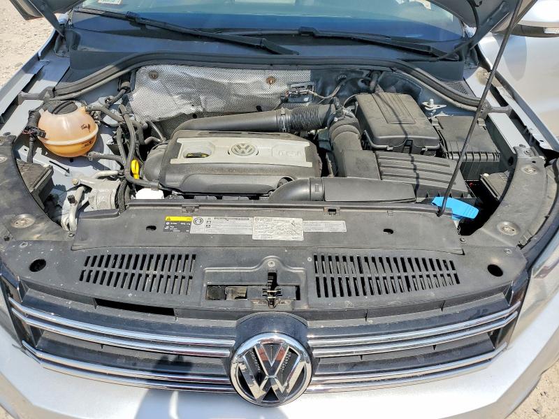 56098406 :رقم المزاد ، WVGAV7AXXGW562050 vin ، 2016 Volkswagen Tiguan مزاد بيع