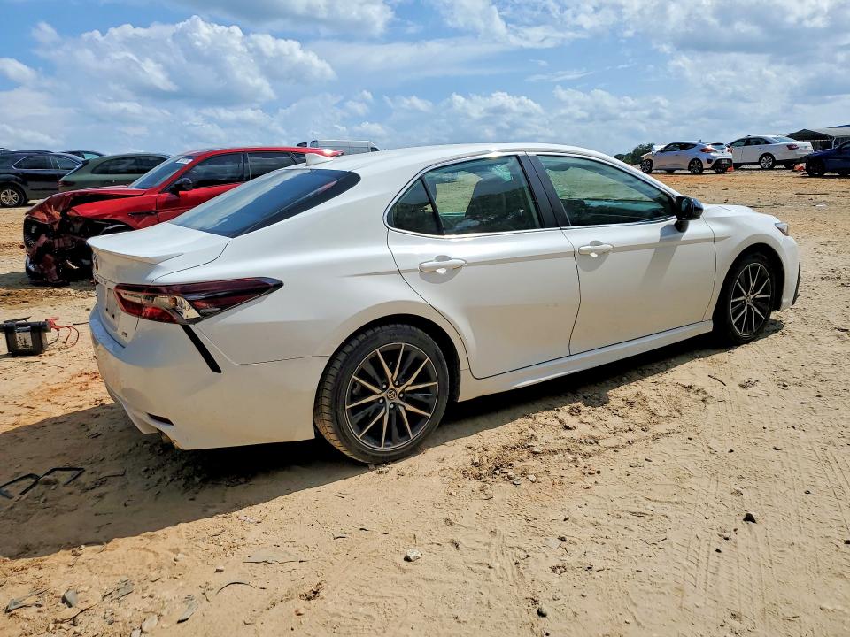 2021 Toyota Camry მანქანა იყიდება აუქციონზე, vin: 4T1G11AK1MU593640, აუქციონის ნომერი: 58439306