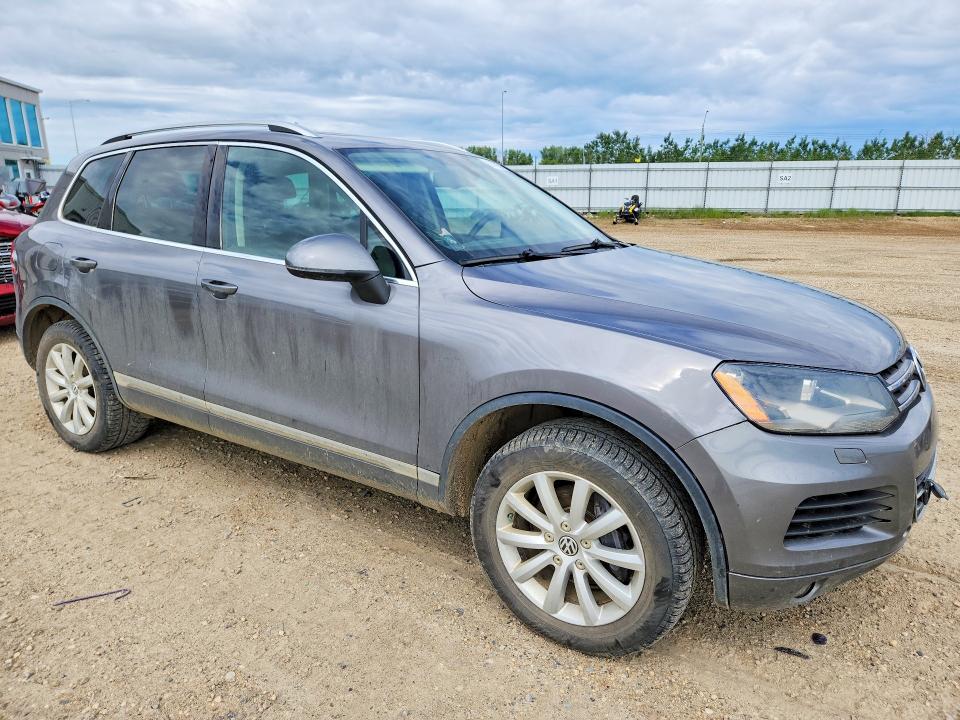2011 Volkswagen Touareg მანქანა იყიდება აუქციონზე, vin: WVGFK9BP6BD002006, აუქციონის ნომერი: 57735176