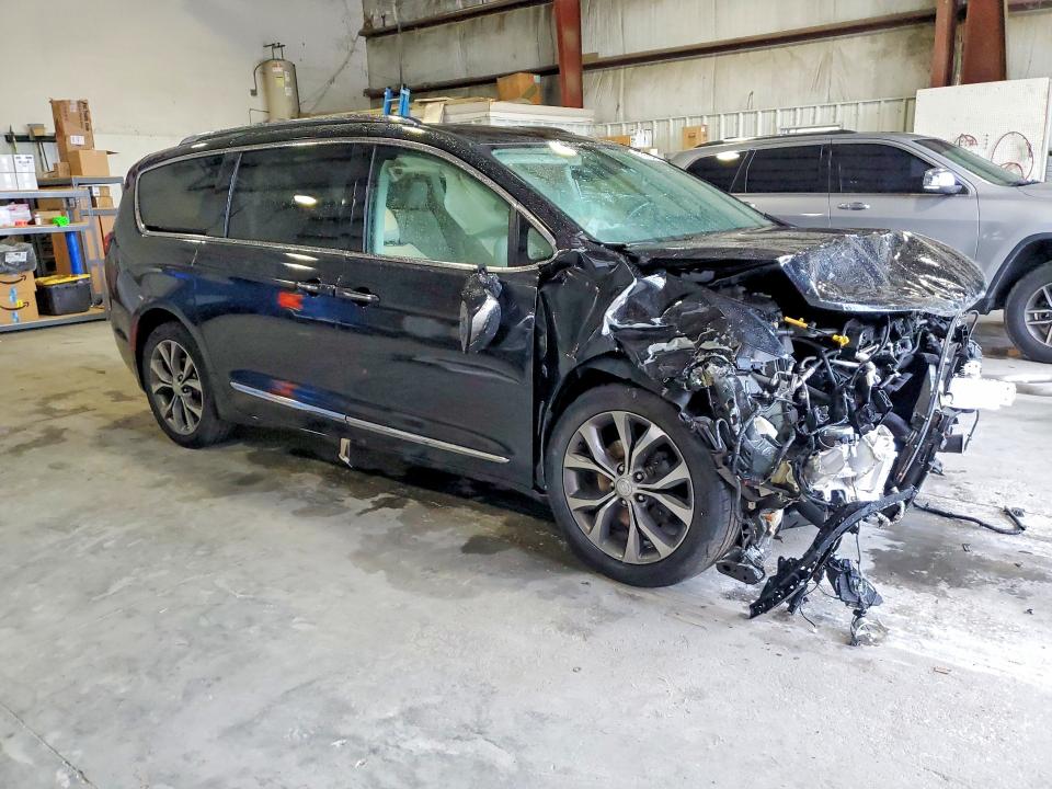 57888406 :رقم المزاد ، 2C4RC1GGXHR762910 vin ، 2017 Chrysler Pacifica مزاد بيع