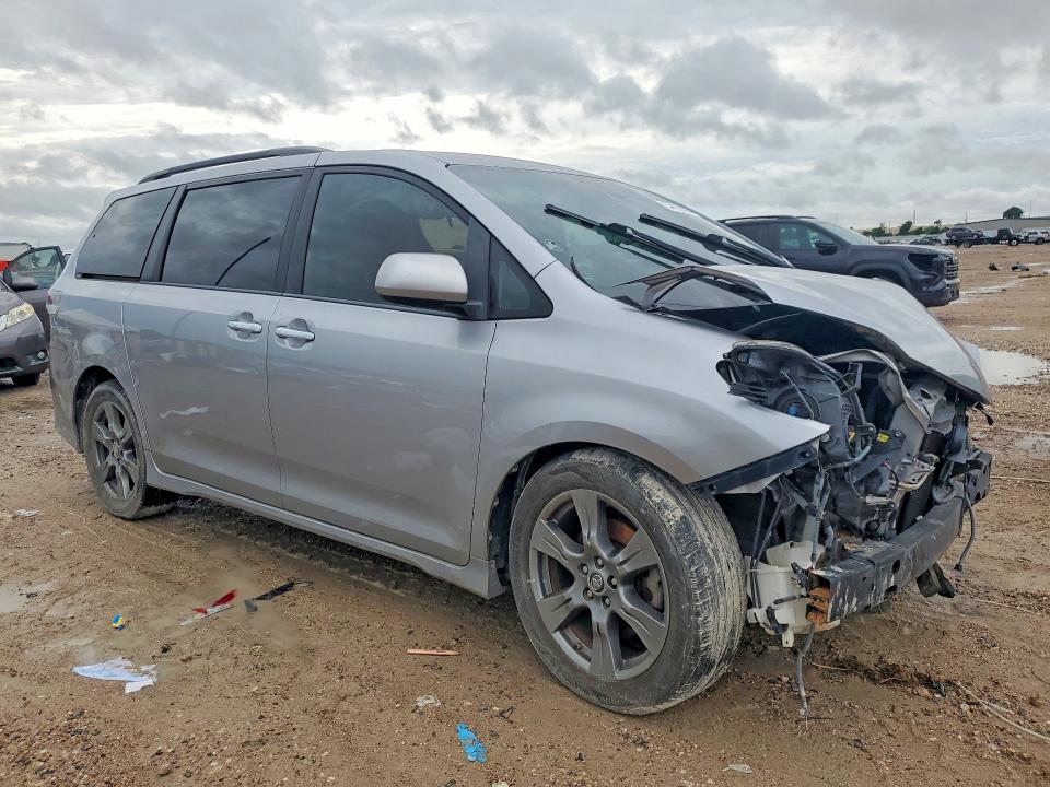 Продажа на аукционе авто 2018 Toyota Sienna, vin: 5TDXZ3DC0JS909462, номер лота: 57403336