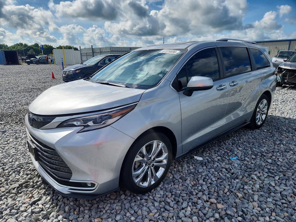 57326696 :رقم المزاد ، 5TDERKEC2PS151651 vin ، 2023 Toyota Sienna مزاد بيع