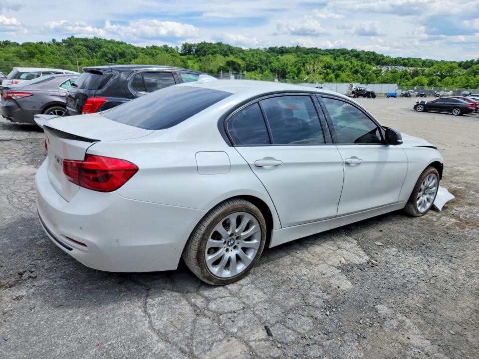 55311766 :رقم المزاد ، WBA8D9G33HNU65640 vin ، 2017 Bmw 330 مزاد بيع