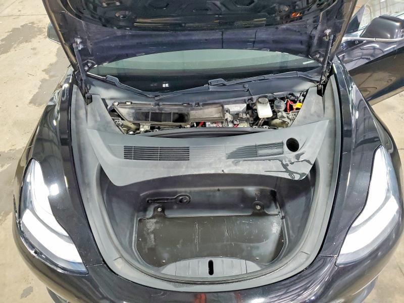 57881186 :رقم المزاد ، 5YJ3E1EB3JF186697 vin ، 2018 Tesla Model 3 مزاد بيع