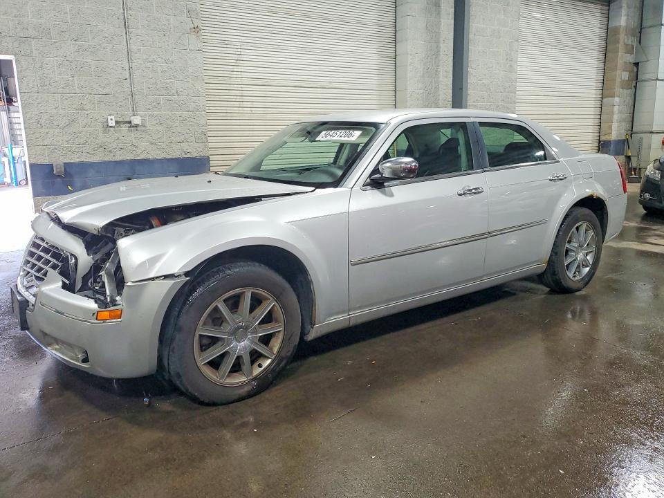 56451206 :رقم المزاد ، 2C3CK5CV4AH181763 vin ، 2010 Chrysler 300 مزاد بيع