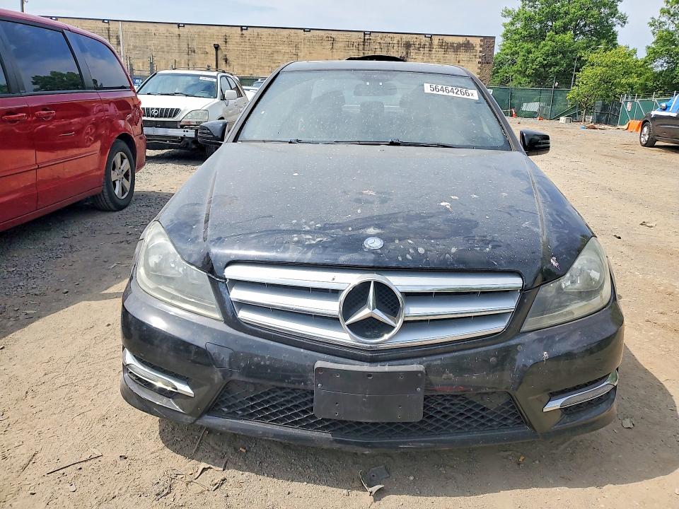 2012 Mercedes-benz C მანქანა იყიდება აუქციონზე, vin: WDDGF4HBXCA622829, აუქციონის ნომერი: 56464266