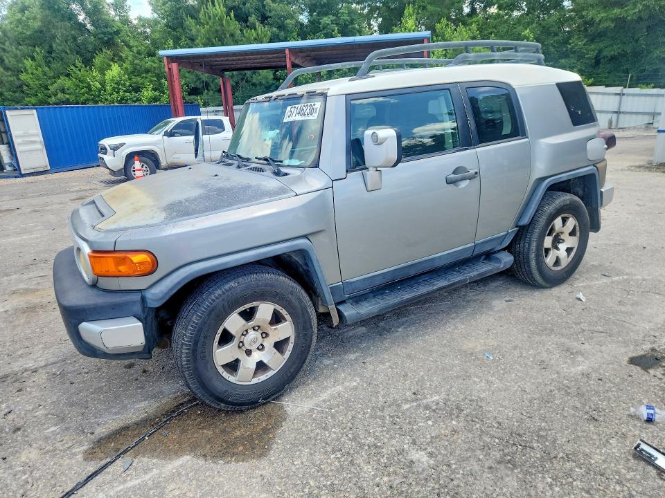 57146236 :رقم المزاد ، JTEZU4BF4AK008656 vin ، 2010 Toyota Fj Cruiser مزاد بيع