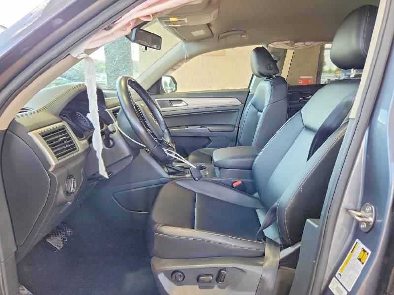 59314806 :رقم المزاد ، 1V2CR2CA8JC571849 vin ، 2018 Volkswagen Atlas مزاد بيع