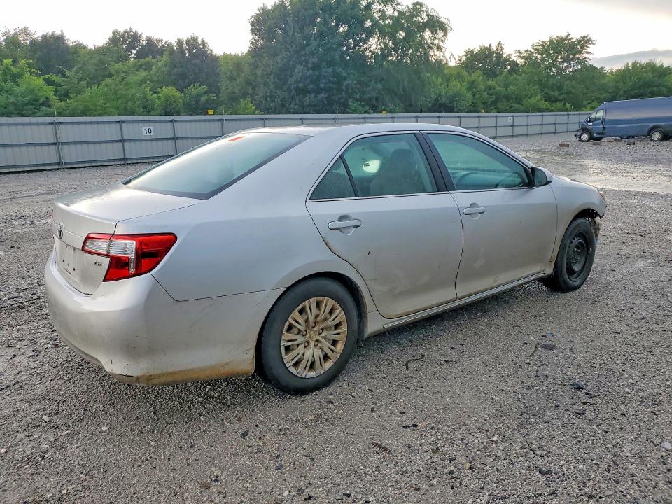56084956 :رقم المزاد ، 4T4BF1FK4ER423851 vin ، 2014 Toyota Camry مزاد بيع