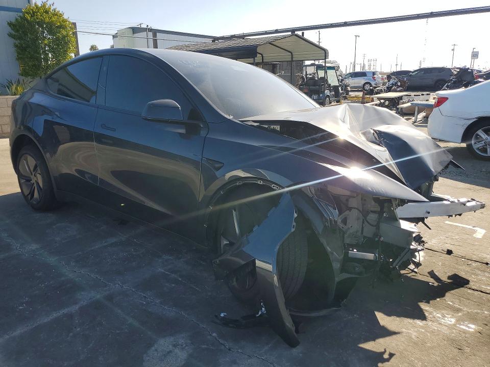 2026 Tesla Model Y მანქანა იყიდება აუქციონზე, vin: 7SAYGDED0TF386011, აუქციონის ნომერი: 56892376